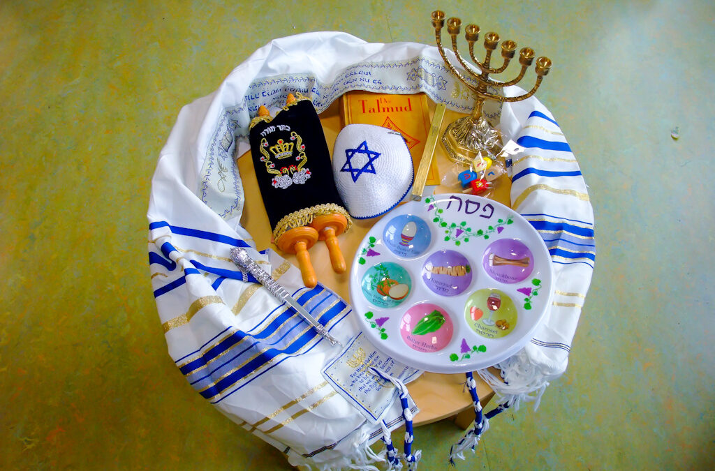 Judentums- und Islam-Kiste für das Fach Religion